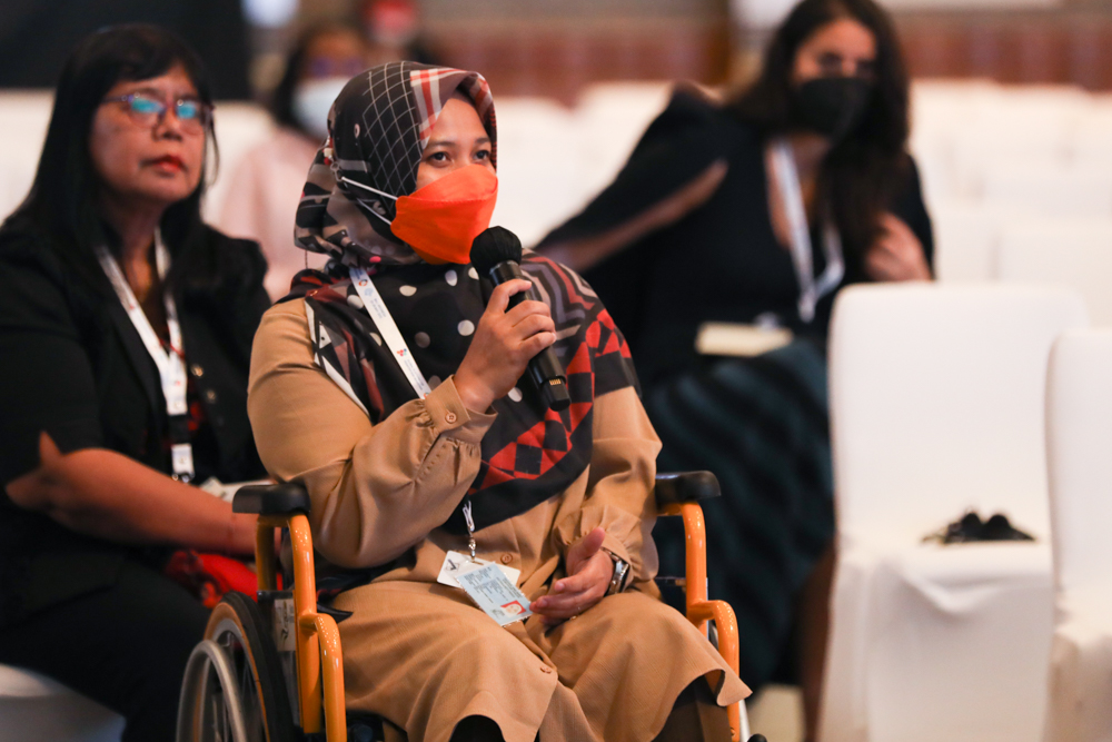 Ella Nurela, Association of Indonesian Women with Disability at the Fifth World Reconstruction Conference.